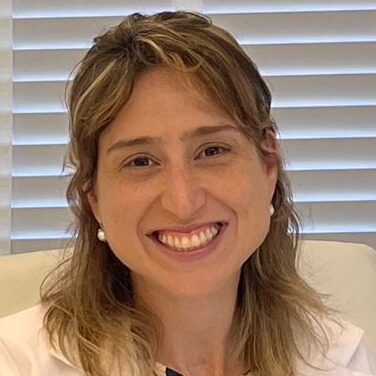 PAULA DE CAMARGO TRALDI